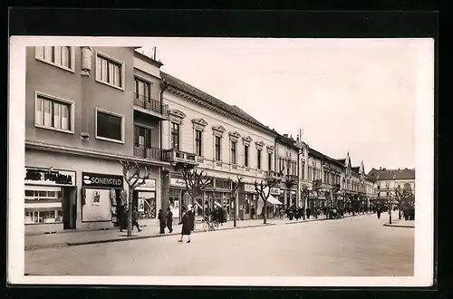 AK Szabadka, Strassenpartie mit Geschäften