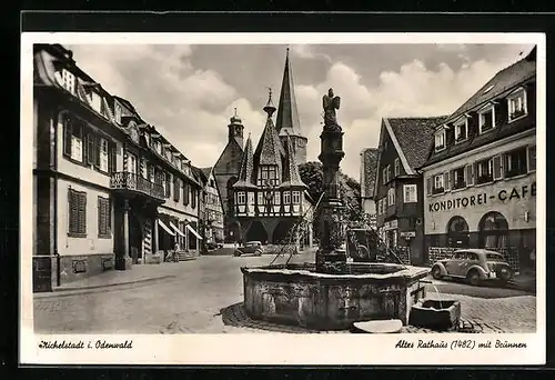 AK Michelstadt i. Odenwald, Altes Rathaus (1482) mit Brunnen