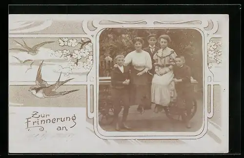 Foto-AK Gruppe an einem Wagen, Schwalben im Flug, Passepartout