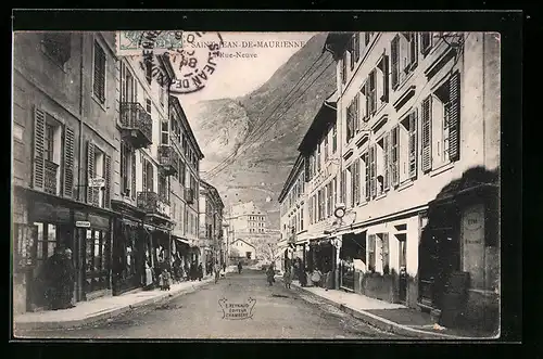 AK Saint-Jean-de-Maurienne, La Rue-Neuve, Strassenpartie