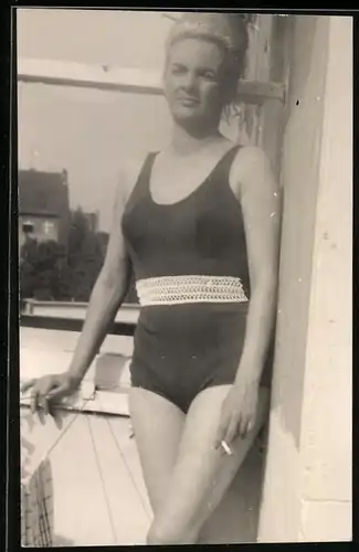 Fotografie Bademode, Blondine im Badeanzug in Vincennes / Indiana