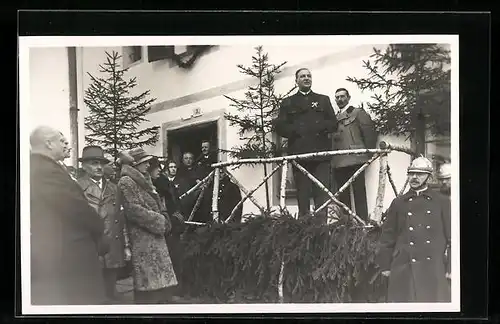 Foto-AK Ligist, Ehrenbürger-Ernennung Dr. Stephan mit Publikum und Schutzmännern