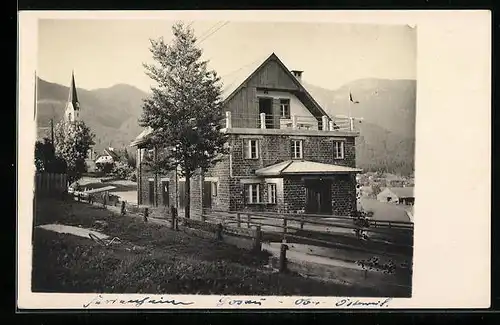 Foto-AK Gosau, Ortspartie mit Ferienheim und Kirche