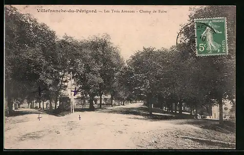 AK Villefranche-du-Périgord, les Trois Avenues, Champ de Foire
