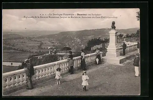AK Domme, Esplanade de la Barre et Monument Jacques de Malleville