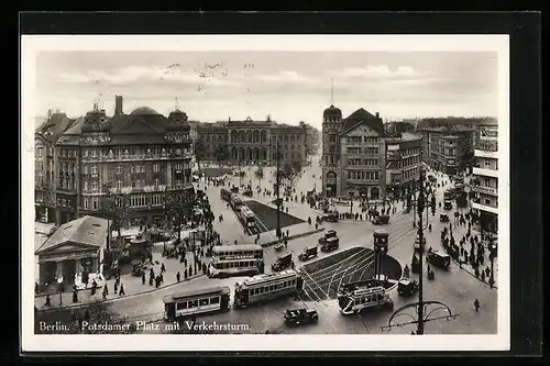 AK Berlin, Potsdamer Platz mit Strassenbahn und Verkehrsturm