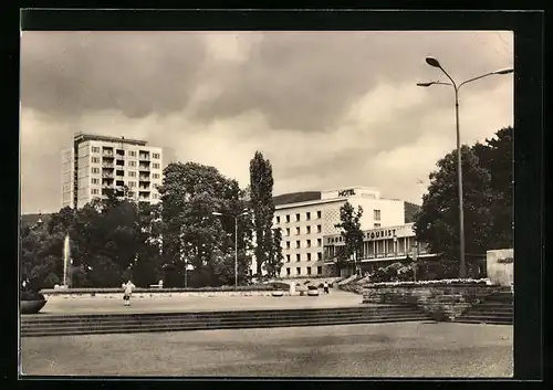 AK Suhl / Thür. Wald, Blick zum Hochhaus mit Hotel Thüringen Tourist