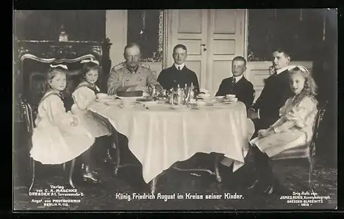AK König Friedrich August im Kreise seiner Kinder