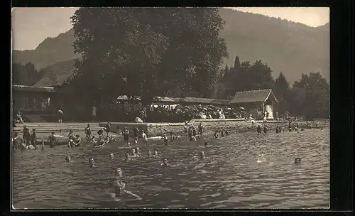 AK Weggis, Strandbad mit Badgästen