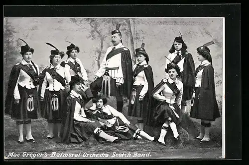 AK Mac Gregor`s Balmoral Orchestra Scotch Band, die Trachtenkapelle in Kostümen