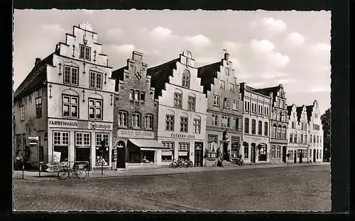 AK Friedrichstadt / Eider, Alte Giebelhäuser am Markt