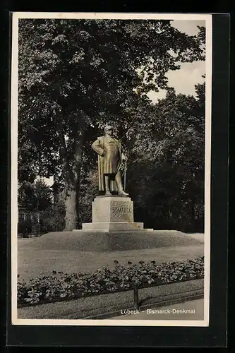 AK Lübeck, das Bismarck-Denkmal im Park