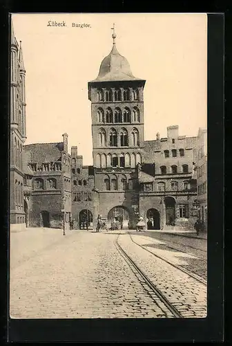 AK Lübeck, auf der Strasse zum Burgtor hin