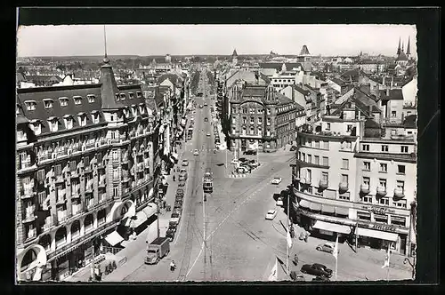 AK Luxembourg, Avenue de la Liberte et Vue generale, Strassenbahn unterwegs