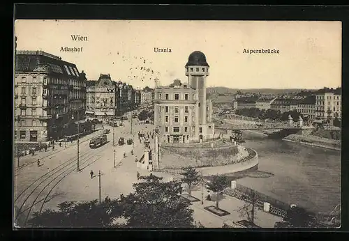 AK Wien, Atlashof, Urania und Aspernbrücke und eine Strassenbahn davor