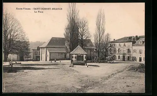 AK Saint-Bonnet-Briance, La Place