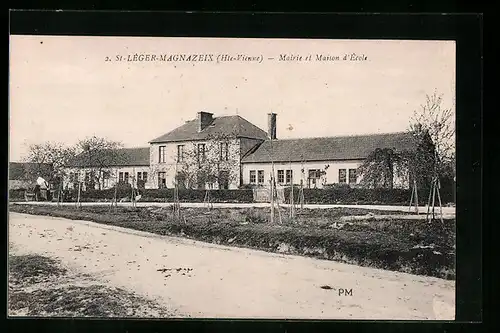 AK St-Leger-Magnazeix, Mairie et Maison d`Ecole
