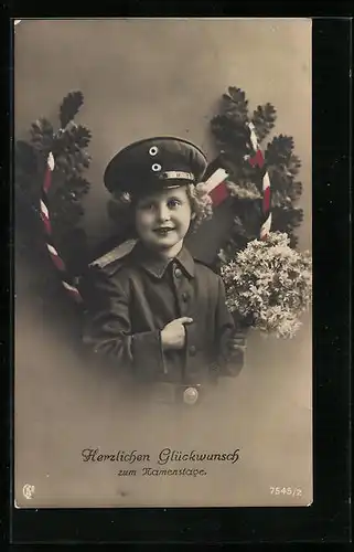 AK Kleiner Junge in Uniform und mit Blumenstrauss mit Glückwünschen zum Namenstage