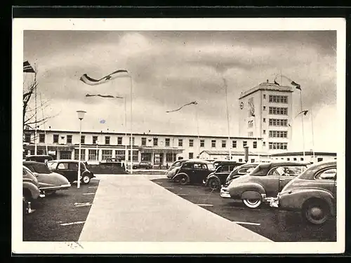 AK Frankfurt, Flughafen Rhein-Main, Empfangsgebäude mit Parkplatz