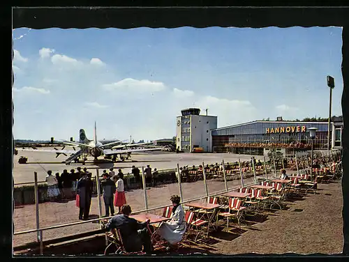 AK Hannover, Flughafen, Rollfeld und Flughafenrestaurant mit Blick auf das Rollfeld