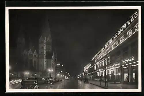 AK Berlin, bei Nacht, Kaiser-Wilhelm-Gedächtniskirche, Budapester Strasse