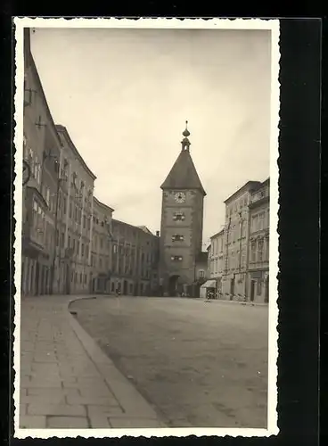 AK Villingen, Blick zum Turm auf dem städtischen Platz