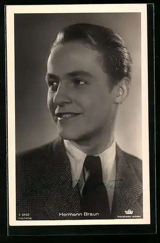 AK Schauspieler Hermann Braun mit verträumtem Blick zur Seite