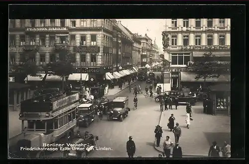 AK Berlin, Verkehr in der Friedrichstrasse, Ecke Unter den Linden