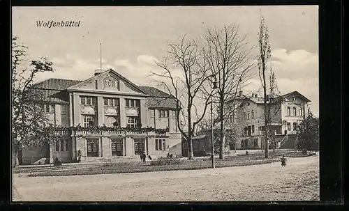 AK Wolfenbüttel, Ortspartie mit Restaurant Kaffeehaus und Anlagen