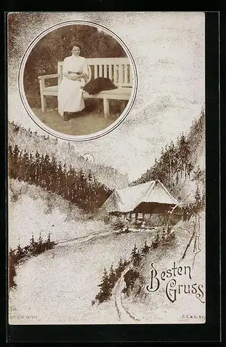 Foto-AK Frau im weissen Kleid auf einer Bank, Partie mit Haus im Wald