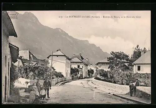 AK Le Bourget-du-Lac, Entrée du Bourg et la Dent du Chat