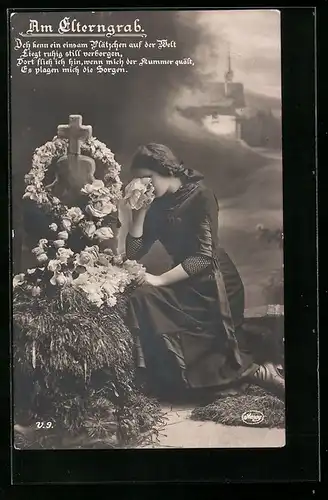 AK Junge Frau weint am geschmückten Elterngrab