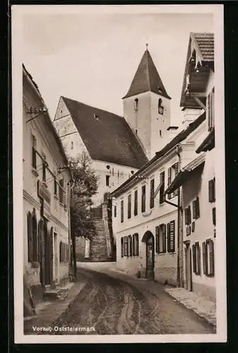 AK Vorau, Strassenpartie mit Kirche