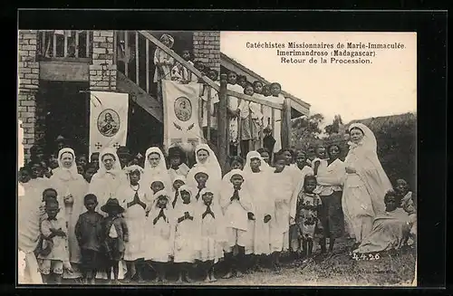 AK Imerimandroso, Catéchistes Missionnaires de Marie-Immaculée, Retour de Procession, Missions-Schwestern mit Kindern