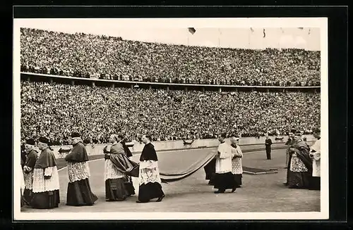 AK Berlin, 75. Deutscher Katholikentag, Einzug der Bischöfe zur Pontifikalmesse im Olympia-Stadion