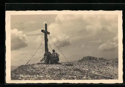 AK Rax, Preinerwand mit Gipfelkreuz und Bergsteigern