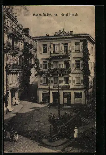 AK Baden-Baden, Platz mit Hotel Hirsch