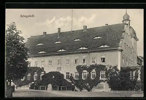 AK Kriegstedt, Grosses efeubewachsenes Gebäude