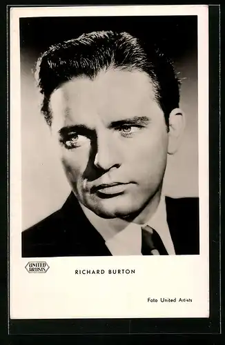 AK Schauspieler Richard Burton mit Blick zur Seite