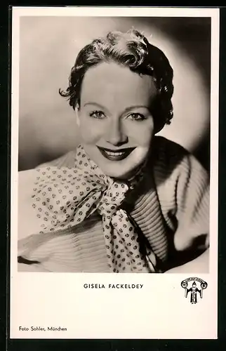 AK Schauspielerin Gisela Fackeldey mit Halstuch