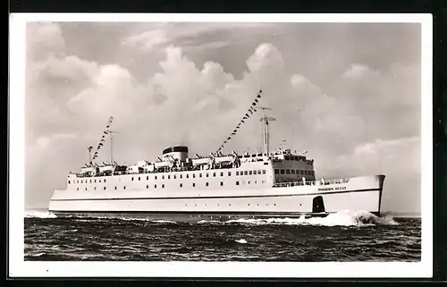 AK Hochsee-Fährschiff Theodor Heuss macht Fahrt