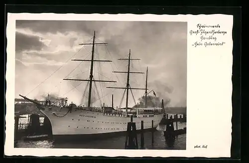 AK Hein Godenwind, Schwimmende Gross-Jugendherberge Hamburg