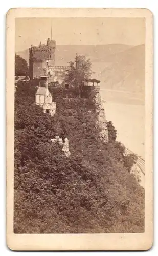 Fotografie J. B. Hilsdorf, Bingen am Rh., Ansicht Trechtingshausen, Blick auf die Ruine Rheinstein