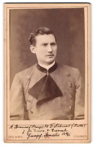 Fotografie Carl Remde, Eisenach, Jäger A. Braune in Uniform zum Gampf-Semester 1880