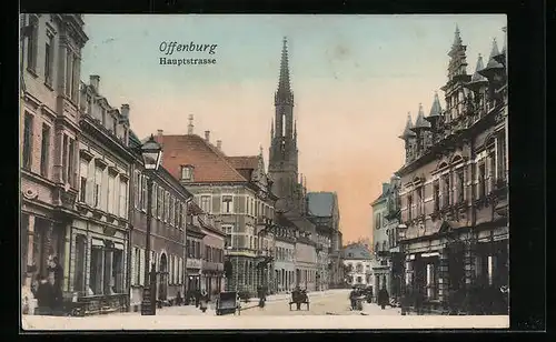 AK Offenburg, Hauptstrasse mit Passanten und Kirche