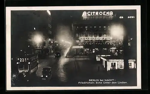 AK Berlin, Cafe & Restaurant König Friedrichstrasse Ecke Unter den Linden bei Nacht