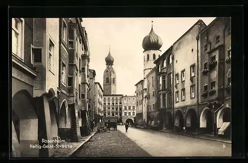 AK Rosenheim, Heilig-Geist-Strasse mit Passanten