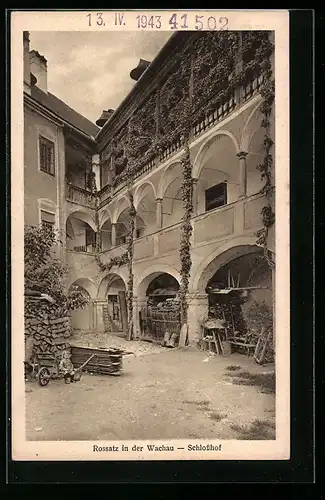 AK Rossatz in der Wachau, Schlosshof
