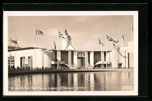 AK New York, New World`s Fair 1939, British Pavillon on Lagoon of Nations