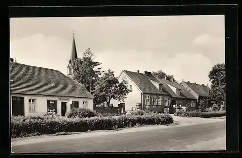 AK Trebatsch /Kr. Beeskow, Ansicht der Dorfstrstrasse